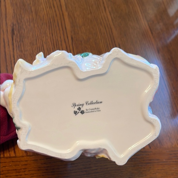 Ceramic Floral Bunny Basket - Picture 7 of 9